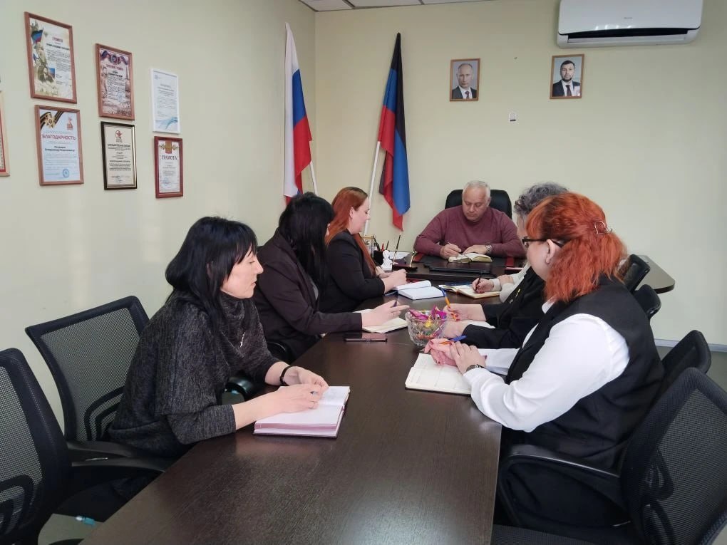 Состоялась встреча руководителя Управы Ильичевского внутригородского района города Мариуполь Скударь Владимира с сотрудниками Управы