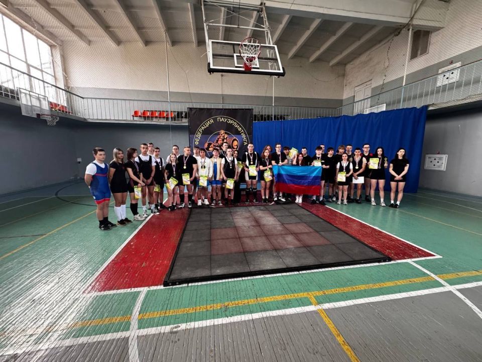 Спортсмены Ждановки приняли участие в Чемпионате и Первенстве ДНР по классическому жиму лежа Спортсмены Ждановки приняли участие в Чемпионате и Первенстве ДНР по классическому жиму лежа