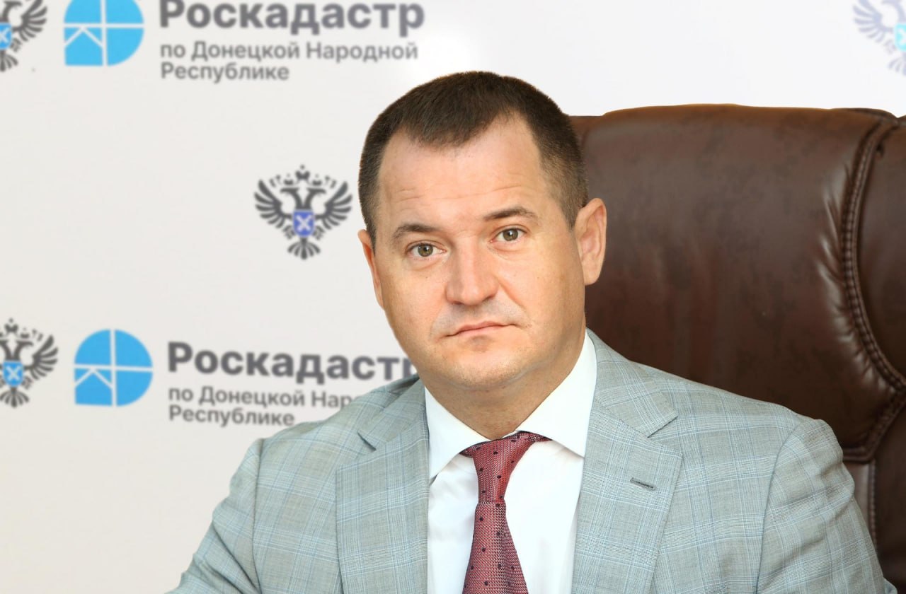 Электронная регистрация прав на недвижимость предполагает возможность подать заявление и пакет документов на регистрацию права собственности или другой сделки с недвижимостью дистанционно, через интернет, без личного визита...