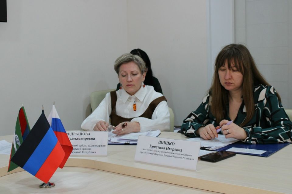 Роман Конев: 23 марта 2026 года состоялись заседания постоянных комитетов Горловского городского совета Донецкой Народной Республики Роман Конев: 23 марта 2026 года состоялись заседания постоянных комитетов Горловского городского совета Донецкой Народной Республики