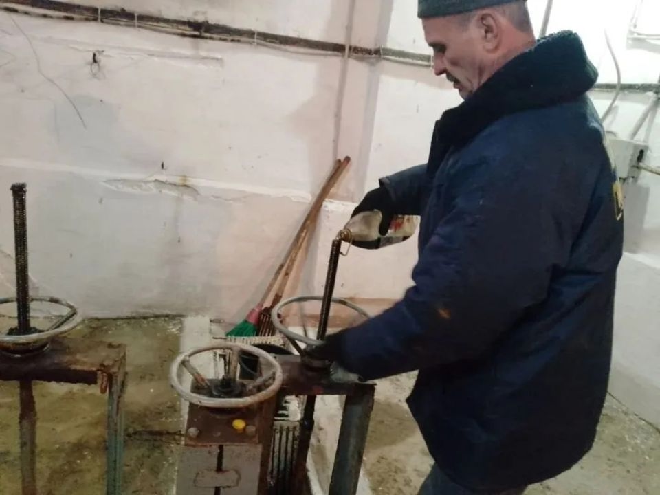 Иван Приходько: Объединёнными усилиями специалистов ГУП ДНР «Вода Донбасса» и экспертов из Кузбасса продолжается работа по обеспечению бесперебойной подачи воды в Горловку Иван Приходько: Объединёнными усилиями специалистов ГУП ДНР «Вода Донбасса» и экспертов из Кузбасса продолжается работа по обеспечению бесперебойной подачи воды в Горловку