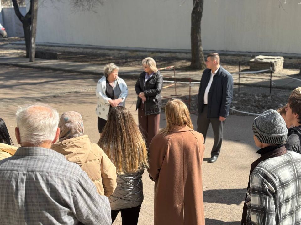 По поручению Главы ДНР Дениса Пушилина в Ворошиловском внутригородском районе продолжаются встречи с населением По поручению Главы ДНР Дениса Пушилина в Ворошиловском внутригородском районе продолжаются встречи с населением