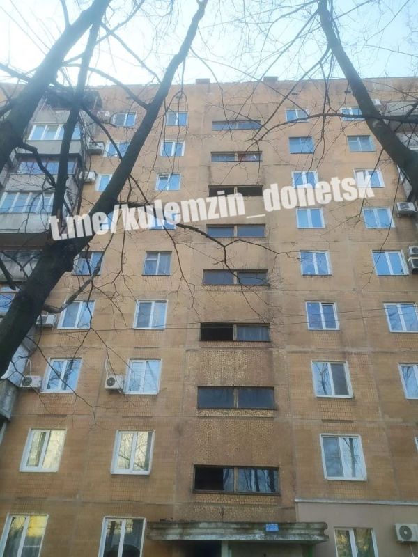 Последствия ночного вражеского обстрела укронацистами Буденновского района Последствия ночного вражеского обстрела укронацистами Буденновского района