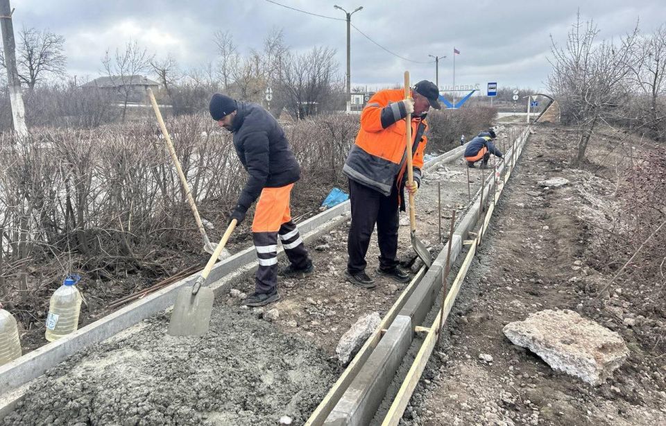 Сергей Желновач: Рабочие из Хабаровского края подвели итоги рабочей недели в Дебальцево Сергей Желновач: Рабочие из Хабаровского края подвели итоги рабочей недели в Дебальцево