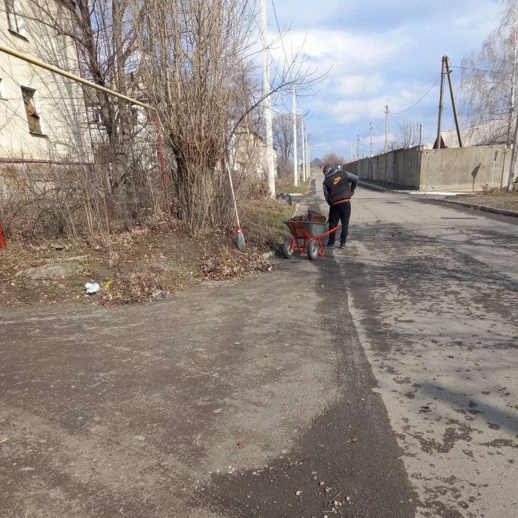 В Кировском продолжаются мероприятия по благоустройству В Кировском продолжаются мероприятия по благоустройству