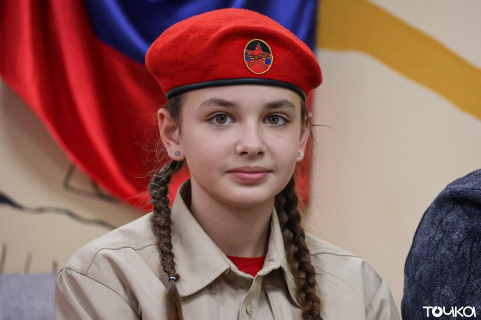 В молодёжном пространстве «Точка» прошла встреча юнармейцев в рамках программы «Школа юного корреспондента» В молодёжном пространстве «Точка» прошла встреча юнармейцев в рамках программы «Школа юного корреспондента»