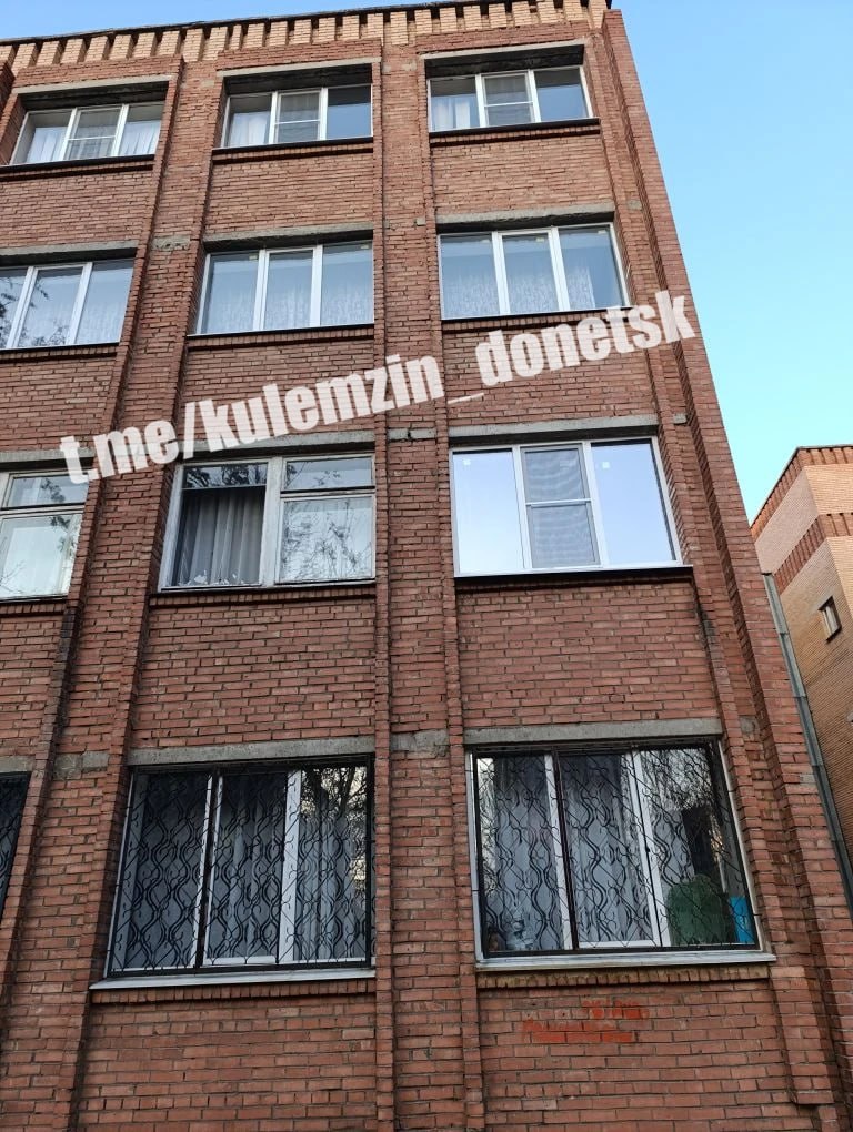 По дополнительной информации, в результате вчерашнего обстрела укрофашистов, повреждено остекление в образовательных учреждениях Буденновского и Пролетарского районов По дополнительной информации, в результате вчерашнего обстрела укрофашистов, повреждено остекление в образовательных учреждениях Буденновского и Пролетарского районов