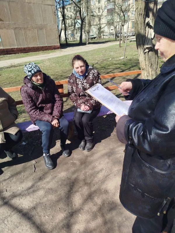 Роман Конев: В Горловке, в Калининском районе, представители местной Управы и Единого регионального фонда управления многоквартирными домами ДНР провели очередную встречу с жильцами Роман Конев: В Горловке, в Калининском районе, представители местной Управы и Единого регионального фонда управления многоквартирными домами ДНР провели очередную встречу с жильцами
