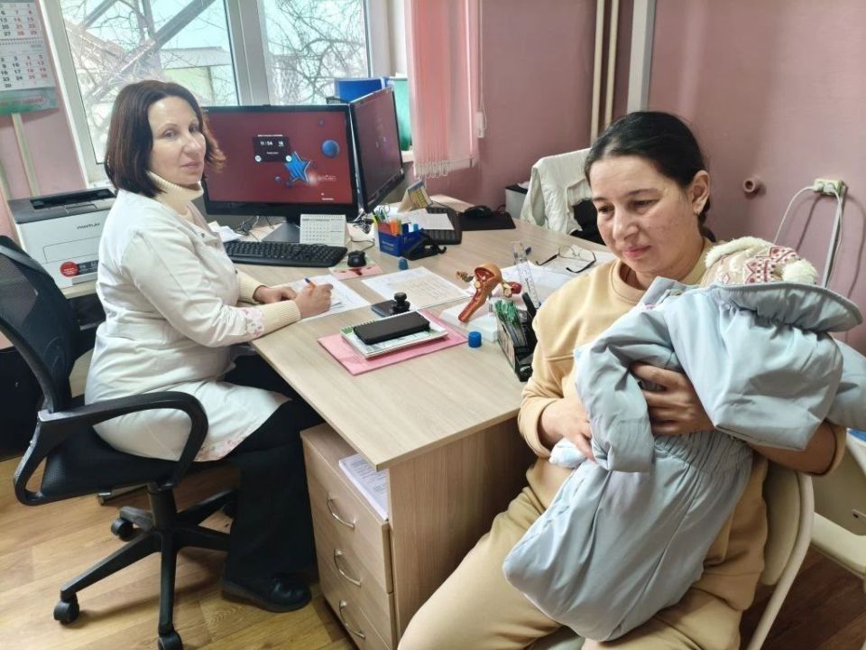 В Мангушской ЦРБ прошёл приём мультидисциплинарной бригады детских врачей В Мангушской ЦРБ прошёл приём мультидисциплинарной бригады детских врачей
