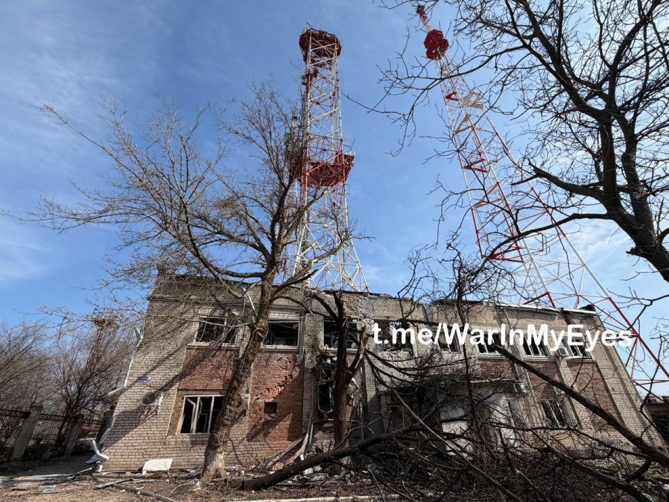 Разрушения в Донецке в ходе ночных обстрелов ВСУ Разрушения в Донецке в ходе ночных обстрелов ВСУ
