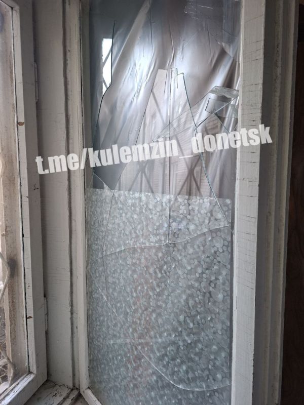 Последствия ночного вражеского обстрела укронацистами Буденновского района Последствия ночного вражеского обстрела укронацистами Буденновского района