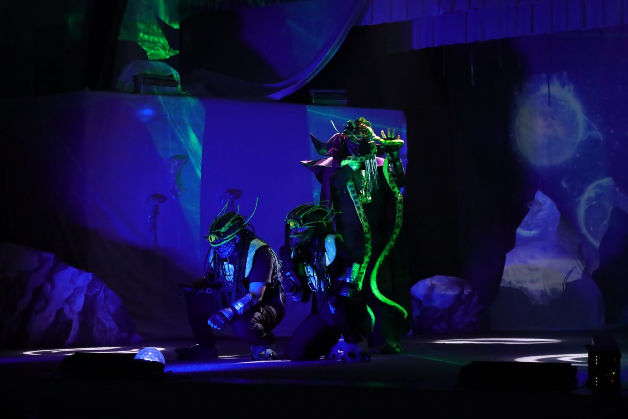 Премьера космического блокбастера в Мариуполе Премьера космического блокбастера в Мариуполе