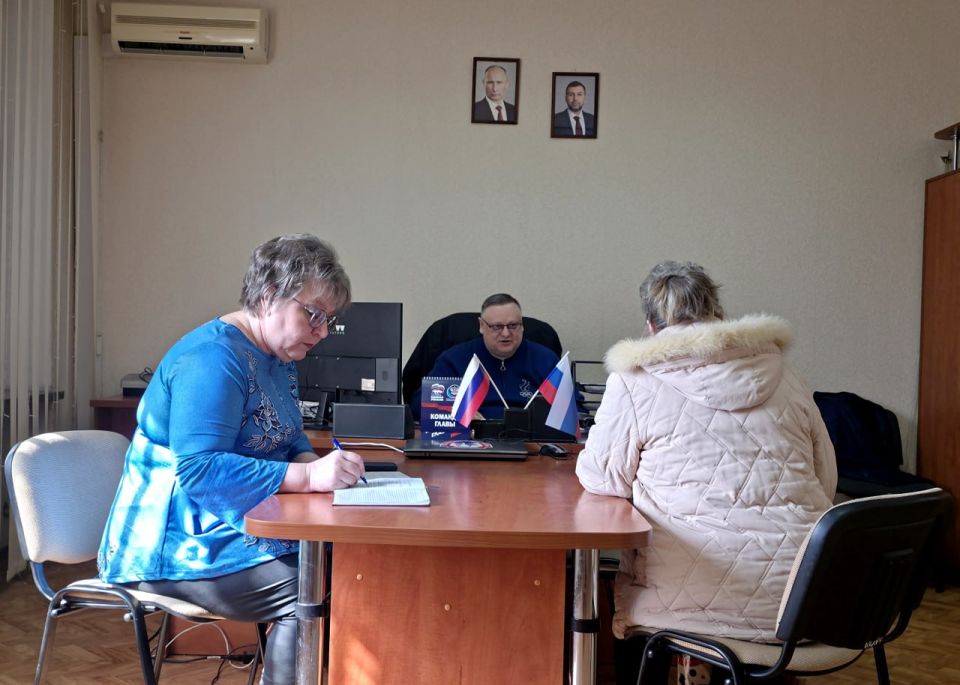 Иван Адамец: Заместитель руководителя управы Куйбышевского района Алексей Шлапак провёл приём граждан Иван Адамец: Заместитель руководителя управы Куйбышевского района Алексей Шлапак провёл приём граждан
