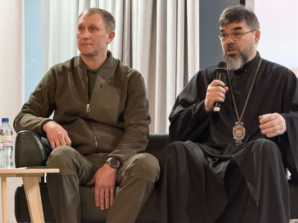 Александр Шатов: С молодежью Шахтерского округа пообщались на духовные темы Александр Шатов: С молодежью Шахтерского округа пообщались на духовные темы