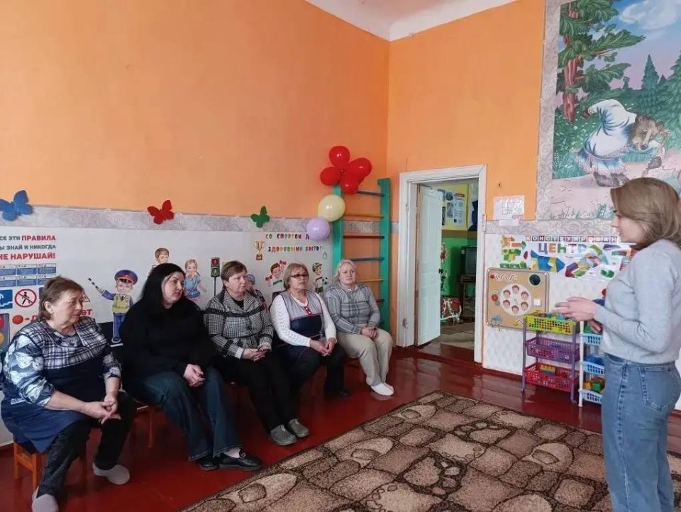 В общественной приемной Макеевского местного отделения Горняцкого района Всероссийской политической партии «Единая Россия» прием граждан провел депутат Макеевского городского Совета Донецкой Народной Республики Александр... В общественной приемной Макеевского местного отделения Горняцкого района Всероссийской политической партии «Единая Россия» прием граждан провел депутат Макеевского городского Совета Донецкой Народной Республики Александр...