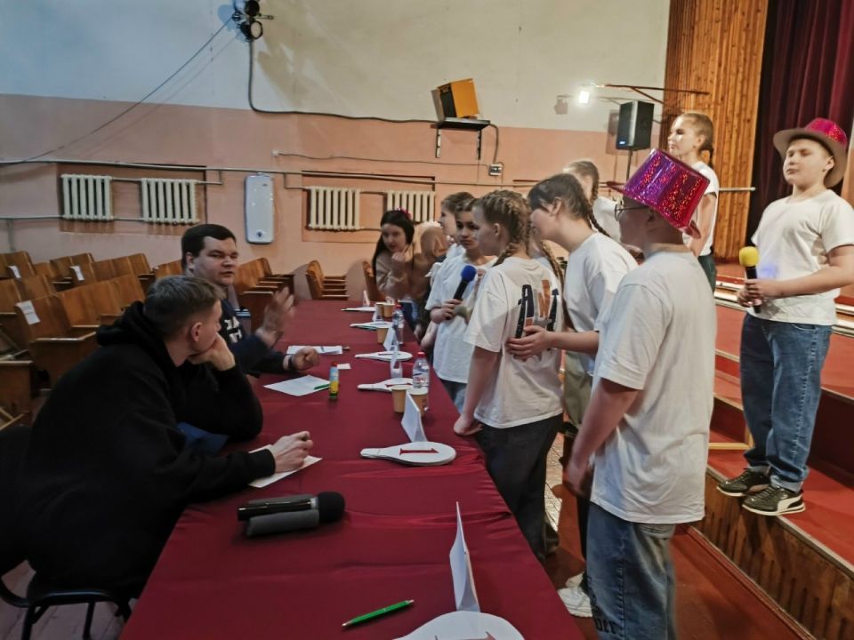 В Снежном прошел полуфинал Первой Региональной Юниор-Лиги КВН "Донбассочка" В Снежном прошел полуфинал Первой Региональной Юниор-Лиги КВН "Донбассочка"