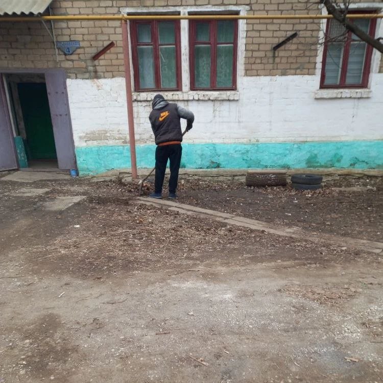 В Кировском продолжаются мероприятия по благоустройству В Кировском продолжаются мероприятия по благоустройству