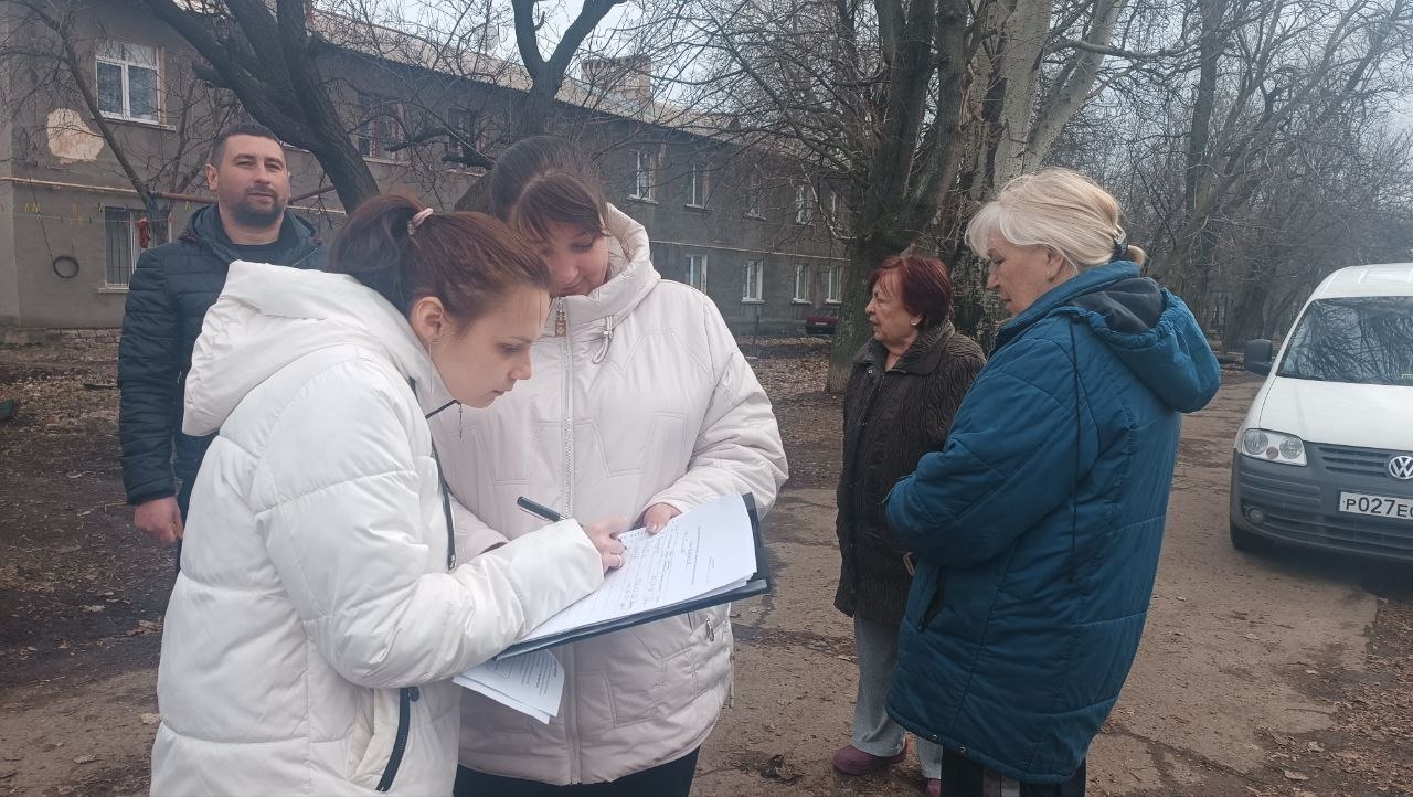 Роман Конев: Представители Управы Центрально-Городского района и Единого регионального фонда управления многоквартирными домами ДНР провели встречи с жителями района Роман Конев: Представители Управы Центрально-Городского района и Единого регионального фонда управления многоквартирными домами ДНР провели встречи с жителями района