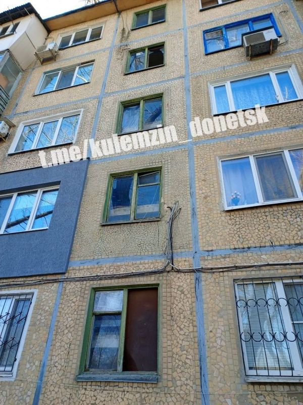 Разрушения в Донецке в ходе ночных обстрелов ВСУ Разрушения в Донецке в ходе ночных обстрелов ВСУ