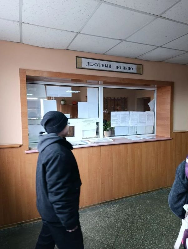 20 марта 2026 года воспитанники кружка "Юный железнодорожник" МБУДО «Харцызская Станция юных техников» посетили экскурсию в локомотивном депо Иловайск ФГУП «ЖДН» 20 марта 2026 года воспитанники кружка "Юный железнодорожник" МБУДО «Харцызская Станция юных техников» посетили экскурсию в локомотивном депо Иловайск ФГУП «ЖДН»