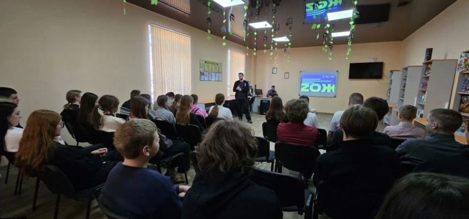 ДИАЛОГ РЕГИОНОВ: ПРЕДСТАВИТЕЛИ КАМЧАТСКОГО КРАЯ ПРОВЕЛИ ВСТРЕЧУ С МОЛОДЁЖЬЮ МИРОНОВСКОГО ДИАЛОГ РЕГИОНОВ: ПРЕДСТАВИТЕЛИ КАМЧАТСКОГО КРАЯ ПРОВЕЛИ ВСТРЕЧУ С МОЛОДЁЖЬЮ МИРОНОВСКОГО