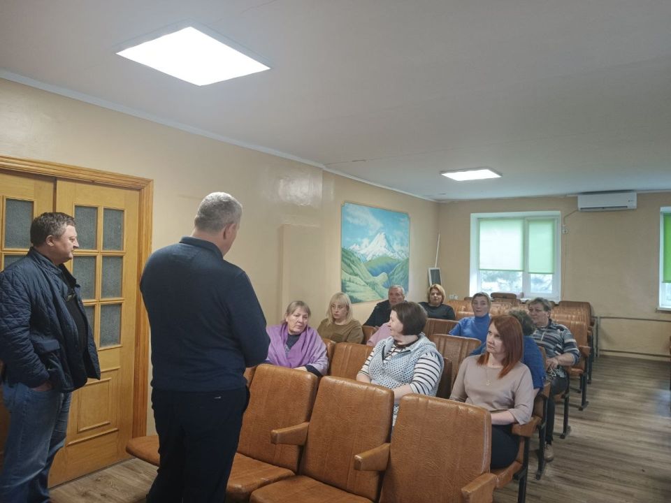 Сегодня Первый заместитель главы Администрации Володарского муниципального округа Боровик Д.В. провёл встречу с трудовым Володарского РЭС Сегодня Первый заместитель главы Администрации Володарского муниципального округа Боровик Д.В. провёл встречу с трудовым Володарского РЭС