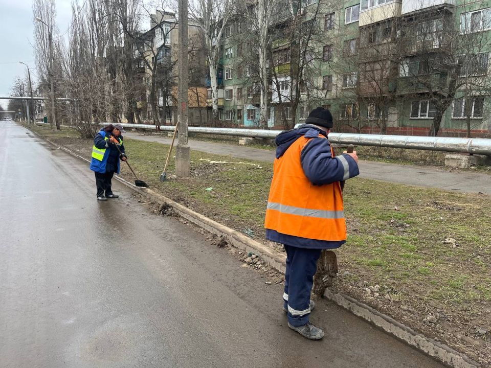 О работах МУП «Простор». Муниципальное унитарное предприятие «Простор» ежедневно выполняет все необходимые работы по содержанию городских улиц О работах МУП «Простор». Муниципальное унитарное предприятие «Простор» ежедневно выполняет все необходимые работы по содержанию городских улиц