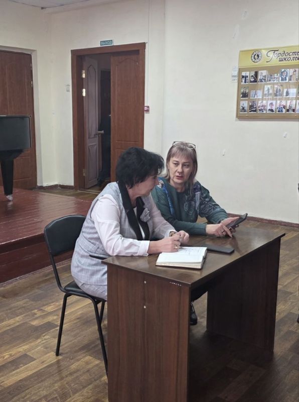Валентина Харлашка: 24 марта, провела встречу с коллективом Детской музыкальной школы города, в рамках поручения Главы ДНР Дениса Пушилина Валентина Харлашка: 24 марта, провела встречу с коллективом Детской музыкальной школы города, в рамках поручения Главы ДНР Дениса Пушилина