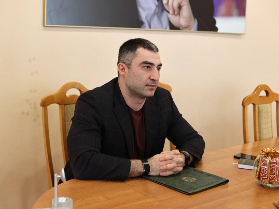 Станислав Дзасохов: Провели рабочую встречу. с @AlexeyConductor - художественным руководителем Станислав Дзасохов: Провели рабочую встречу. с @AlexeyConductor - художественным руководителем