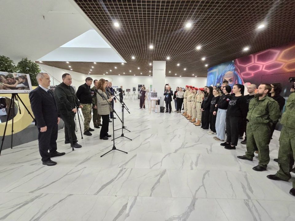 Дмитрий Огилец: Принял участие в торжественной церемонии открытия выставки победителей и дипломантов международного фотоконкурса "Русская цивилизация" проходившей сегодня в Доме молодёжи 30/09 и организованной Следственным... Дмитрий Огилец: Принял участие в торжественной церемонии открытия выставки победителей и дипломантов международного фотоконкурса "Русская цивилизация" проходившей сегодня в Доме молодёжи 30/09 и организованной Следственным...