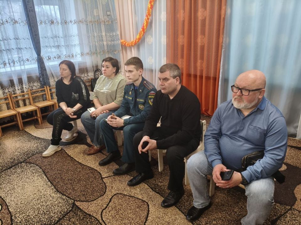 Юрий Атаманов: С заместителем руководителя Управы Ленинского внутригородского района администрации г.о. Донецк Тимуром Карасевым провели встречу с трудовым коллективом детского дошкольного образовательного учреждения Юрий Атаманов: С заместителем руководителя Управы Ленинского внутригородского района администрации г.о. Донецк Тимуром Карасевым провели встречу с трудовым коллективом детского дошкольного образовательного учреждения