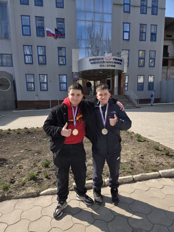 Спортсмены Ждановки привезли медали с соревнований по муай-тай Спортсмены Ждановки привезли медали с соревнований по муай-тай