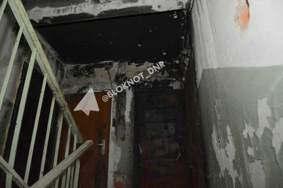 «Ходили депутаты, ЖЭК»: на пр. Киевском, 71 в Донецке фонд МКД 4 года не может привести в порядок подъезд «Ходили депутаты, ЖЭК»: на пр. Киевском, 71 в Донецке фонд МКД 4 года не может привести в порядок подъезд