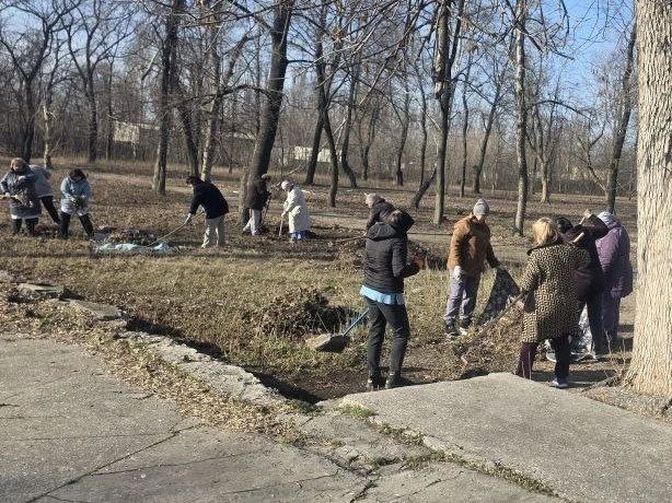В Шахтерском округе продолжаются работы по наведению санитарного порядка В Шахтерском округе продолжаются работы по наведению санитарного порядка