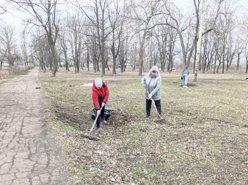 В Шахтерском округе продолжаются работы по наведению санитарного порядка В Шахтерском округе продолжаются работы по наведению санитарного порядка