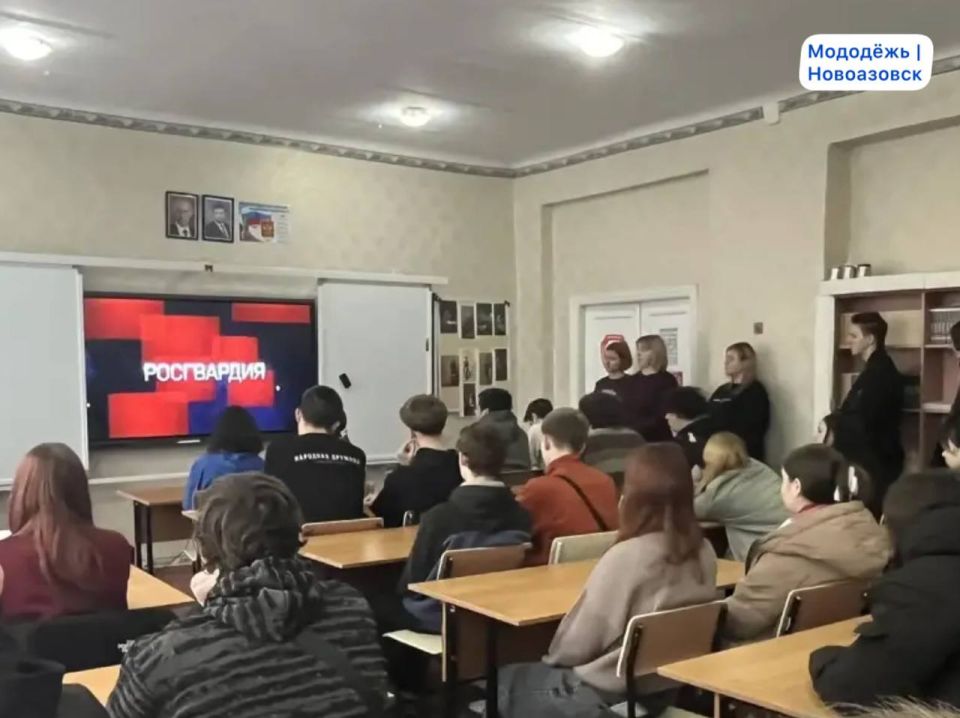 Студенты «НИТ» поздравили представителей Росгвардии с 10 годовщиной со дня образования Студенты «НИТ» поздравили представителей Росгвардии с 10 годовщиной со дня образования