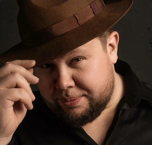 Актер из Донецка Александр Волочиенко сыграл в комедии «Большой человек» на ТНТ Актер из Донецка Александр Волочиенко сыграл в комедии «Большой человек» на ТНТ