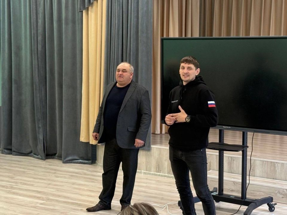 В стенах Ялтинской школы №1 прошло по-настоящему важное и необычное событие В стенах Ялтинской школы №1 прошло по-настоящему важное и необычное событие