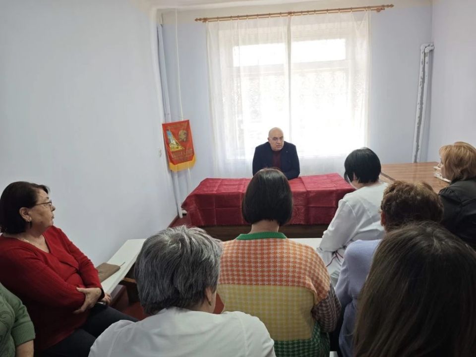 Сергей Желновач: Сегодня, 25 марта 2026 года первый заместитель главы администрации городского округа Дебальцево Максим Вельма провел встречу с трудовым коллективом Дебальцевского городского центра Республиканского центра... Сергей Желновач: Сегодня, 25 марта 2026 года первый заместитель главы администрации городского округа Дебальцево Максим Вельма провел встречу с трудовым коллективом Дебальцевского городского центра Республиканского центра...