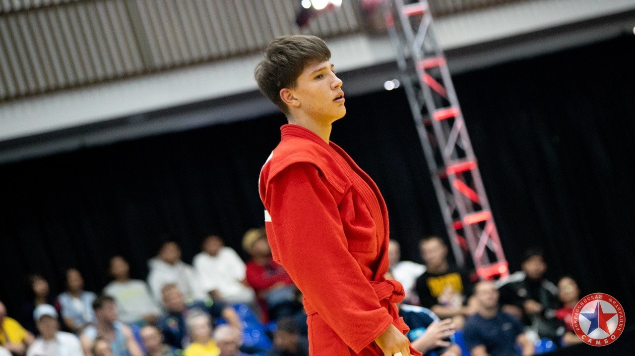 «Не будет дисциплины — не будет победы»: 18-летний самбист из ДНР выиграл первенства России и мира «Не будет дисциплины — не будет победы»: 18-летний самбист из ДНР выиграл первенства России и мира