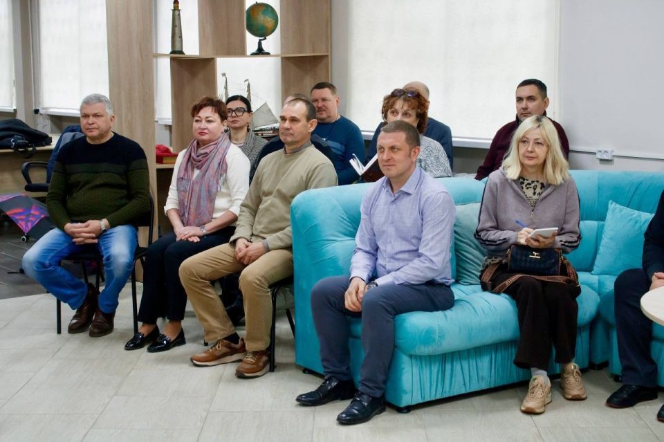 В Донецком республиканском краеведческом музее прошла презентация специализированного оборудования для людей с ограниченными возможностями здоровья и консультация для руководителей учреждений культуры по его подбору В Донецком республиканском краеведческом музее прошла презентация специализированного оборудования для людей с ограниченными возможностями здоровья и консультация для руководителей учреждений культуры по его подбору