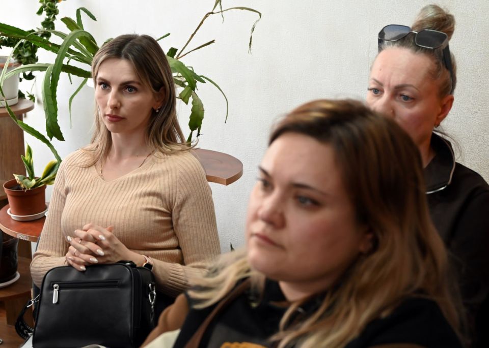 Иван Адамец: В Куйбышевском районе Донецка прошло собрание секретарей первичных отделений Единой России при участии депутата Народного Совета ДНР Анны Кондрыкинской и заместителя руководителя регионального исполнительного... Иван Адамец: В Куйбышевском районе Донецка прошло собрание секретарей первичных отделений Единой России при участии депутата Народного Совета ДНР Анны Кондрыкинской и заместителя руководителя регионального исполнительного...