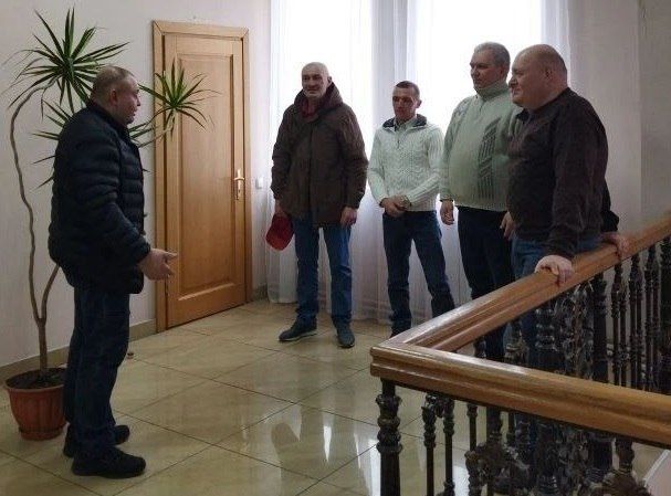 24 марта, по поручению Главы Республики Дениса Пушилина, спикер-активист Алексей Боршош и депутат Народного Совета Наталья Бурцева провели встречу с трудовым коллективом Государственного казенного дошкольного... 24 марта, по поручению Главы Республики Дениса Пушилина, спикер-активист Алексей Боршош и депутат Народного Совета Наталья Бурцева провели встречу с трудовым коллективом Государственного казенного дошкольного...