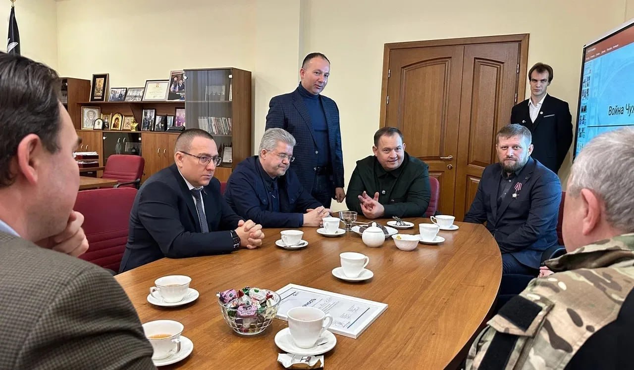 Андрей Крамар и Алексей Муратов встретились с экспертами литературного конкурса