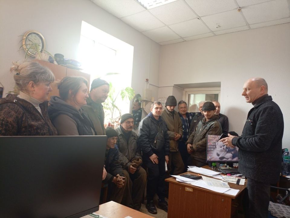 Роман Конев: 25 марта 2026 года депутаты Горловского городского совета от фракции «Единая Россия» — София Потапова, Сергей Попов, Геннадий Маюров провели встречи с жителями города Роман Конев: 25 марта 2026 года депутаты Горловского городского совета от фракции «Единая Россия» — София Потапова, Сергей Попов, Геннадий Маюров провели встречи с жителями города