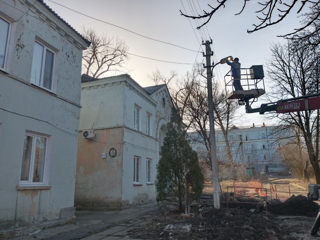 Александр Пеняев: Продолжаем восстанавливать наружное освещение в округе