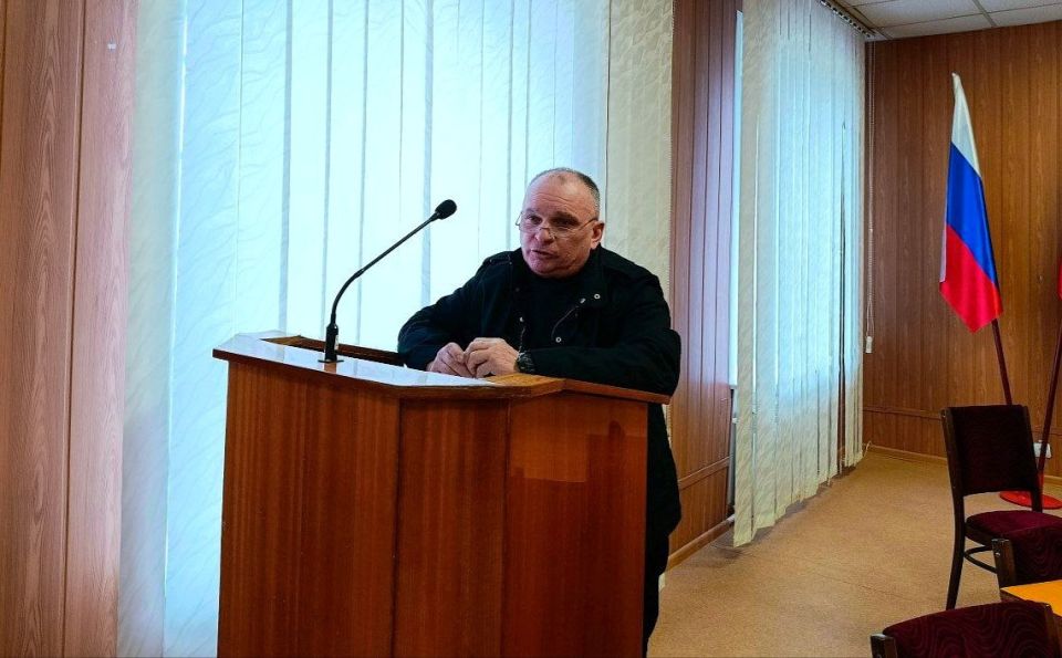 Михаил Меренков: Сегодня провел аппаратное совещание с руководителями структурных подразделений, представителями предприятий и учреждений района Михаил Меренков: Сегодня провел аппаратное совещание с руководителями структурных подразделений, представителями предприятий и учреждений района
