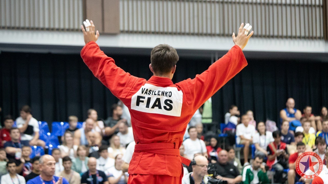 «Не будет дисциплины — не будет победы»: 18-летний самбист из ДНР выиграл первенства России и мира «Не будет дисциплины — не будет победы»: 18-летний самбист из ДНР выиграл первенства России и мира