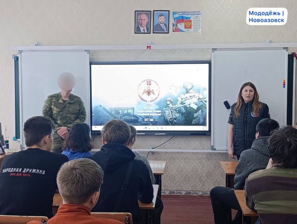 Студенты «НИТ» поздравили представителей Росгвардии с 10 годовщиной со дня образования Студенты «НИТ» поздравили представителей Росгвардии с 10 годовщиной со дня образования