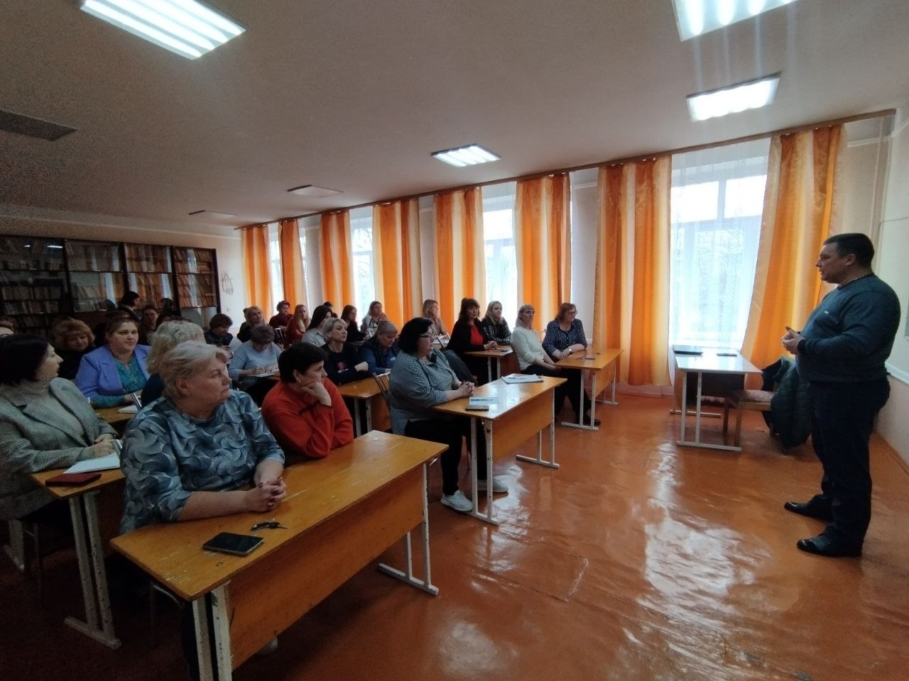 Заместитель главы Администрации муниципального образования городского округа Харцызск Виталий Легчилин провел встречу с трудовым коллективом ГБОУ "СШ № 22 г.о. Харцызск" Заместитель главы Администрации муниципального образования городского округа Харцызск Виталий Легчилин провел встречу с трудовым коллективом ГБОУ "СШ № 22 г.о. Харцызск"